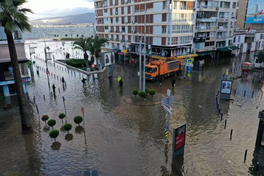 Турецкий Измир испытал крупнейшее за 80 лет наводнение