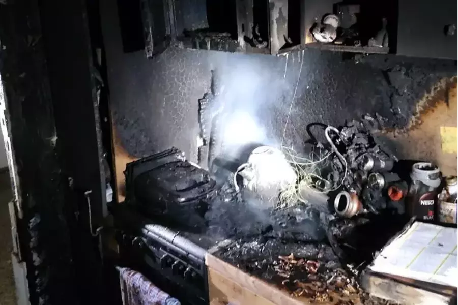 В Праге во время пожара в подвале дома спасли четырех человек