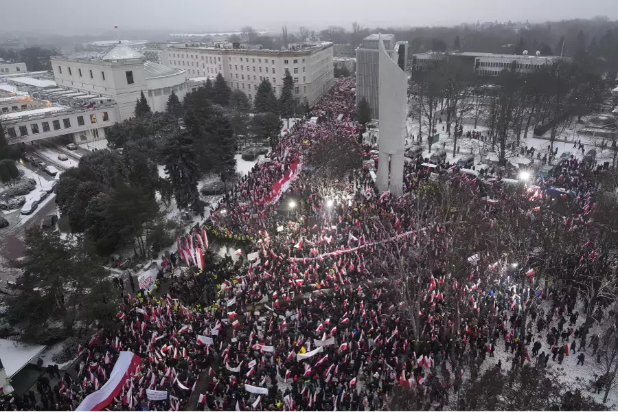 PiS в Польше собрала демонстрацию против нового правительства
