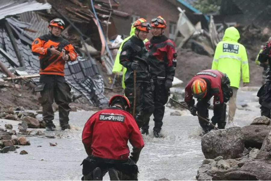 В Южной Корее из-за проливных дождей погибло уже 35 человек