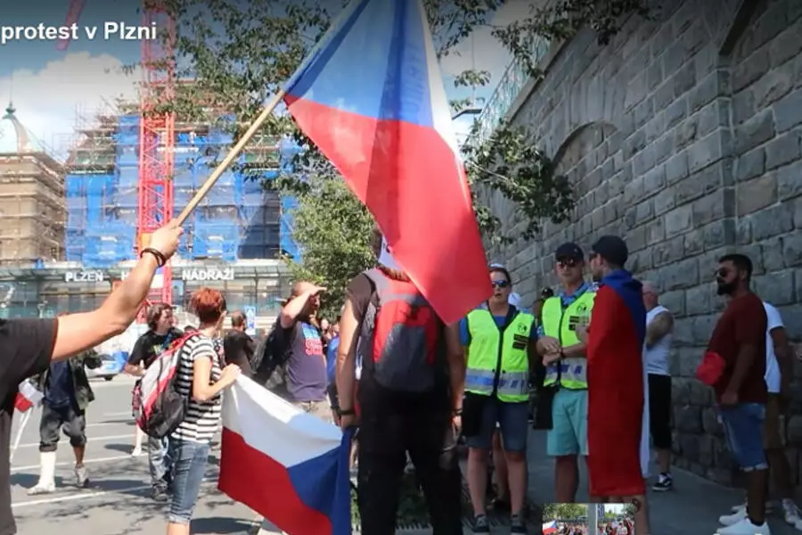 В Пльзни прошел антиукраинский и антиправительственный протест