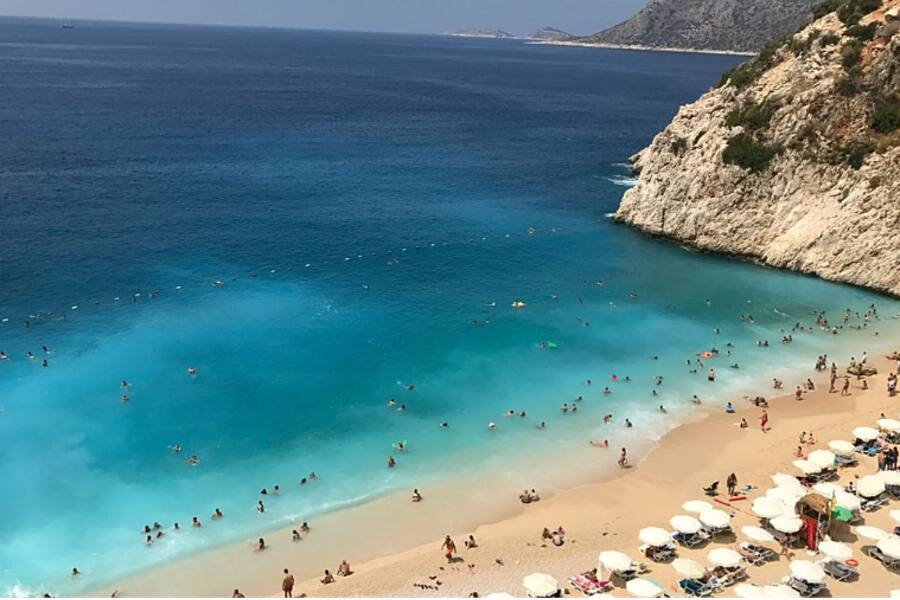 Названы лучшие пляжи мира и Европы 2026 года: Греция почти первая