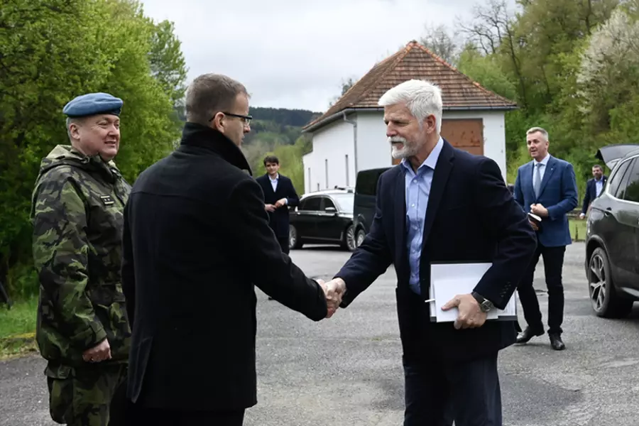 В среду президент Павел посетил Врбетице, где 10 лет назад взрывались склады боеприпасов