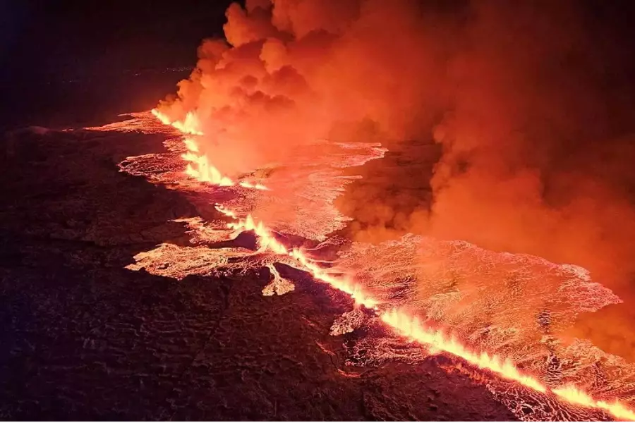 В Исландии у города Гриндавик началось извержение вулкана
