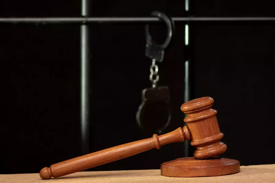Суд в третий раз отправил в тюрьму мужчину из Кромержижа за издевательства над школьницами