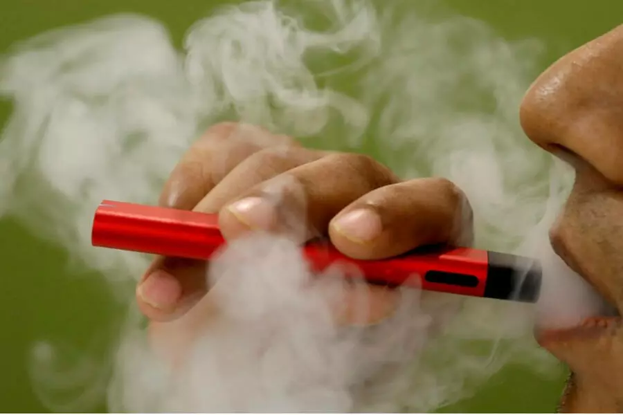 Курильщики электронных сигарет могут вернуться к традиционному табаку из-за высокого акциза