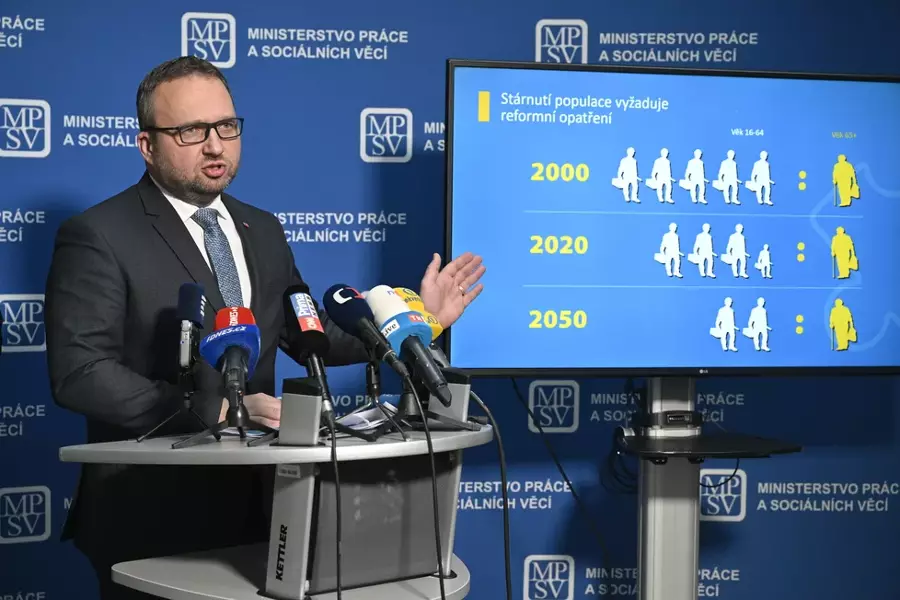 Министр труда Чехии Юречка представил завершенный законопроект о пенсионной реформе