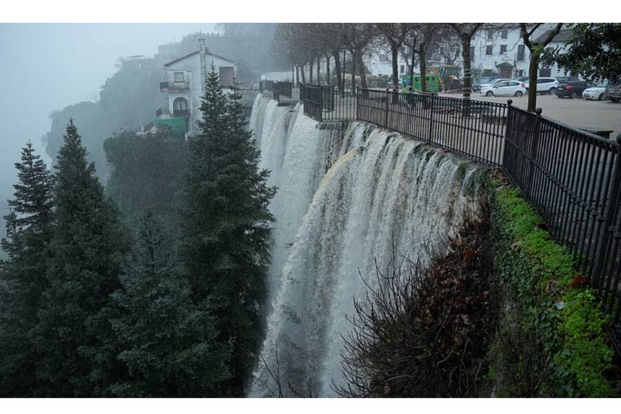 Шторм «Марта» в Испании: сильные дожди, наводнения и эвакуации