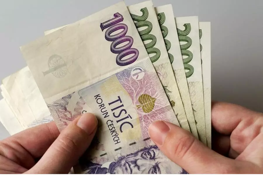 Профсоюзы Чехии требуют повысить минимальную зарплату до 19500 крон