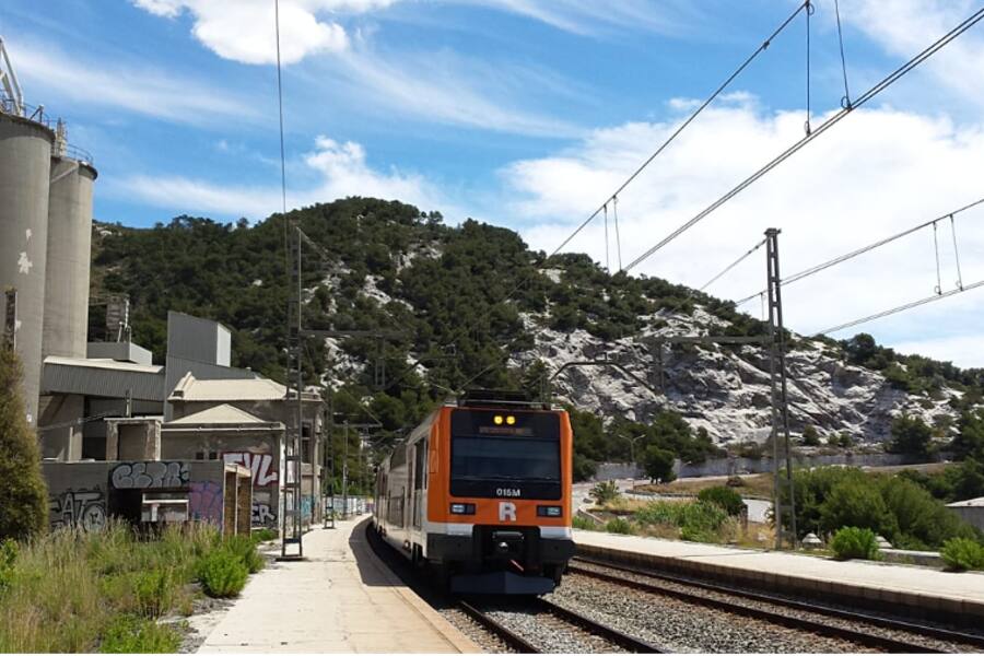 Железнодорожная авария под Барселоной: один погиб, десятки ранены