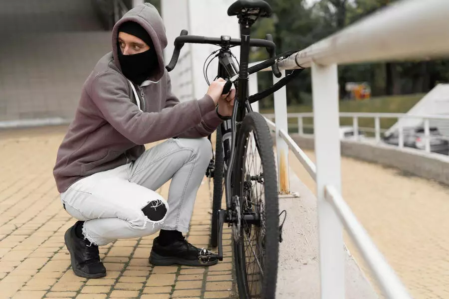 Он достиг "финишной черты" на краденом велосипеде