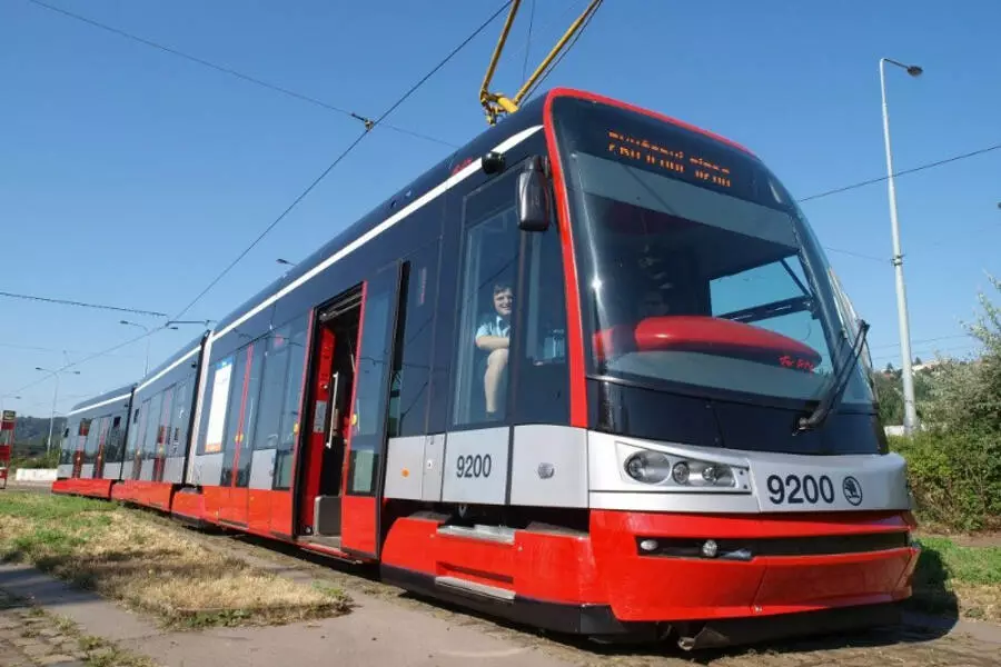 В понедельник утром в Праге остановились шесть трамвайных линий