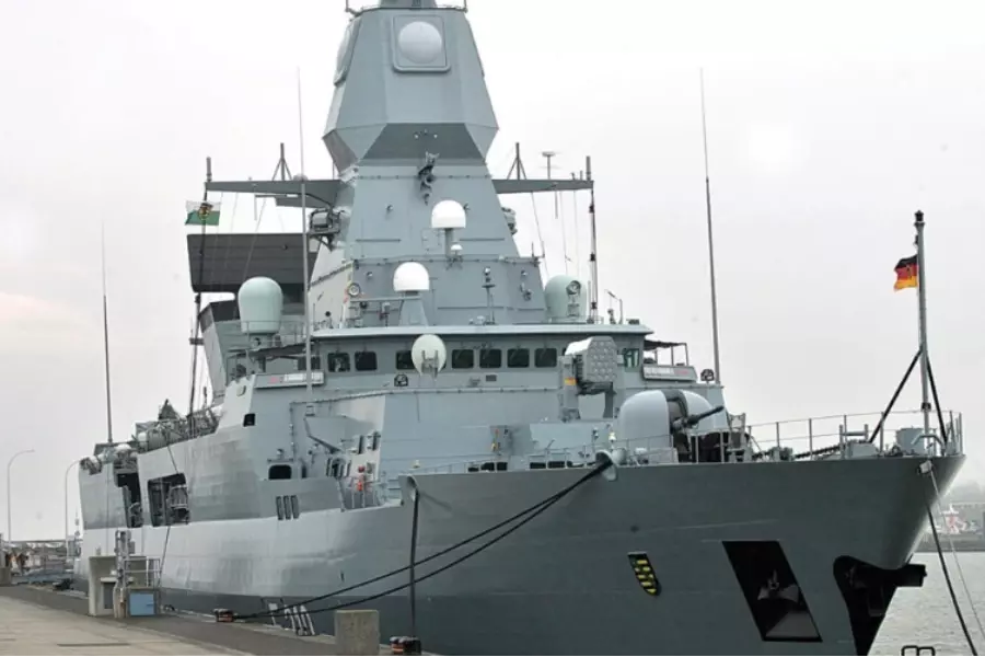 Британия осталась без флагмана: фрегат Германии возглавит миссию НАТО