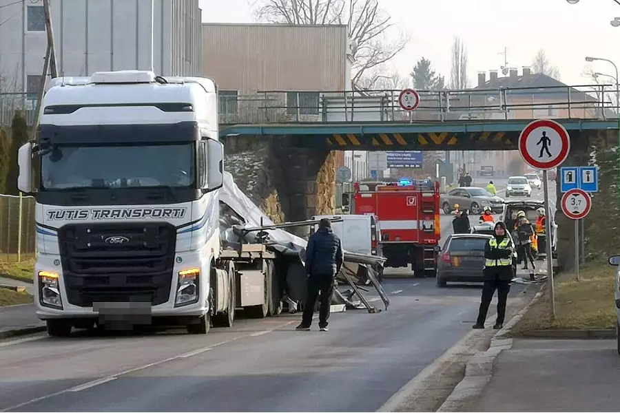За смертельную аварию под виадуком в Клатовах водителю грузовика грозит 6 лет тюрьмы
