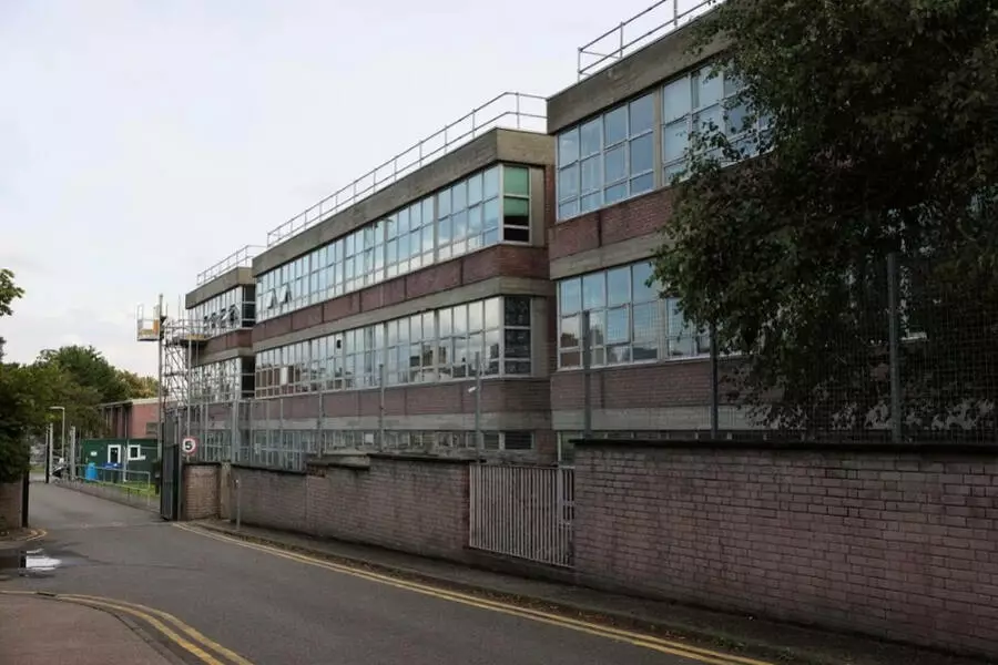 Кабмин Сунака находится под давлением после скандала с разрушающимся бетоном в школах Англии