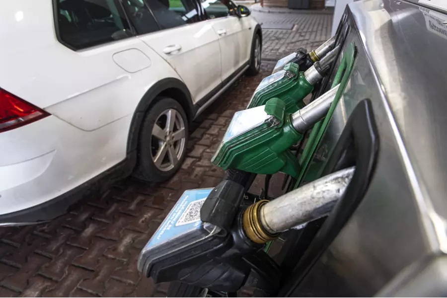 Цены на топливо в Чехии продолжают расти - бензин выше 40 крон