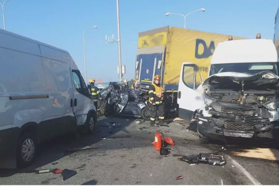Возле Брно на трассе D1  столкнулись 10 автомобилей, виновник сбежал на украденной машине