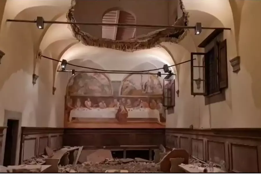 На свадьбе в Тоскане в монастыре XV века обрушился пол