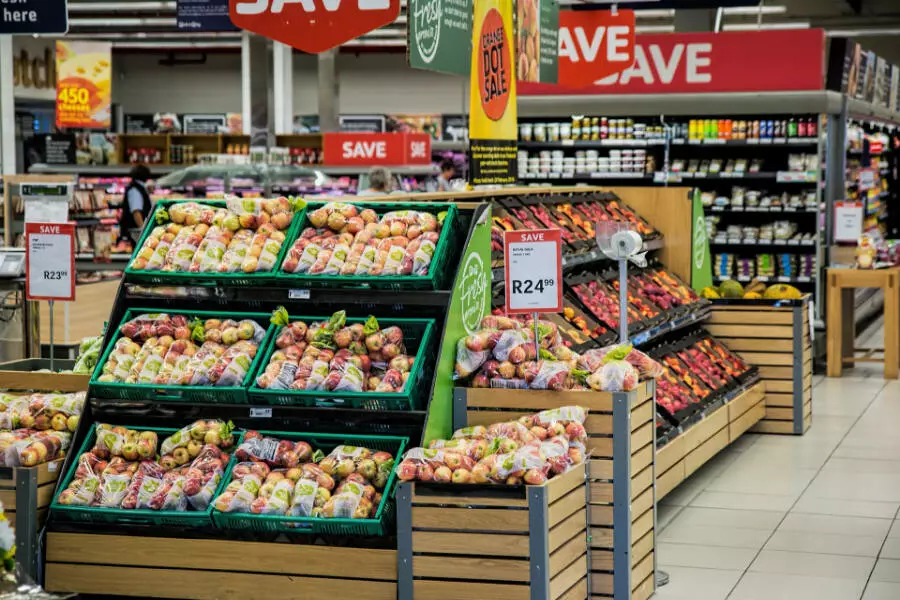 Гипермаркеты в Чехии будут открыты в июле, даже 5 и 6 числа