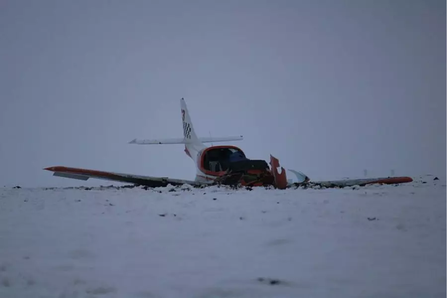 Возле Высокого Мыта разбился двухместный самолет, пилот погиб