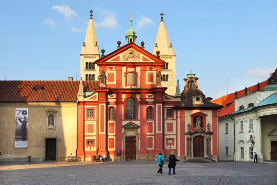 Архиепископство Праги собирается вернуть монастырь Святого Георгия государству