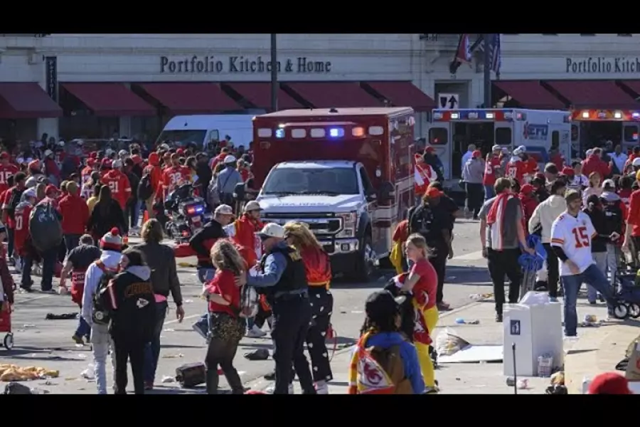 В американском Канзас-Сити был открыт огонь по людям в момент празднования победы в Супербоуле