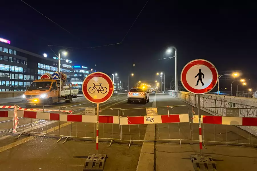В Праге срочно закрыли Либенский мост для трамваев из-за сильных морозов