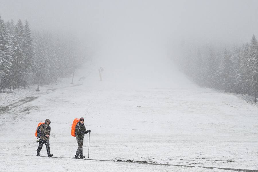 В горах Крконошах выпало много снега, в Польше есть риск схода лавин