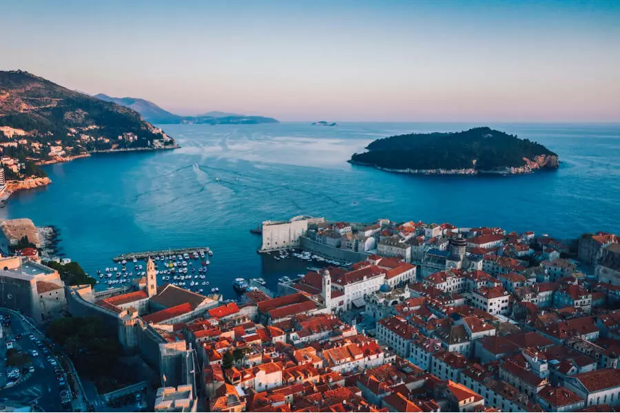 В хорватском Дубровнике нельзя будет катить чемоданы на колесах