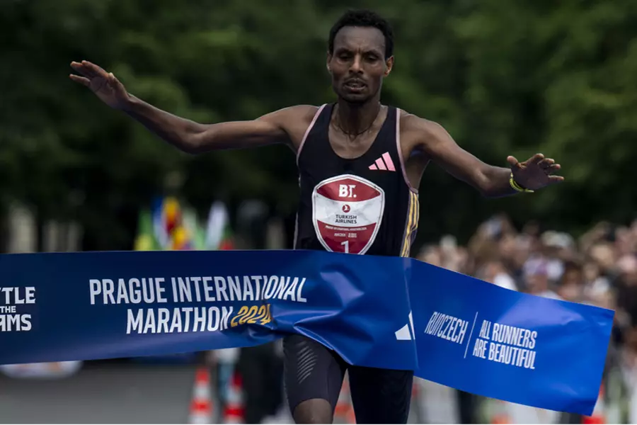 Пражский марафон 2024 года выиграли эфиопские бегуны Хейл и Хирпа