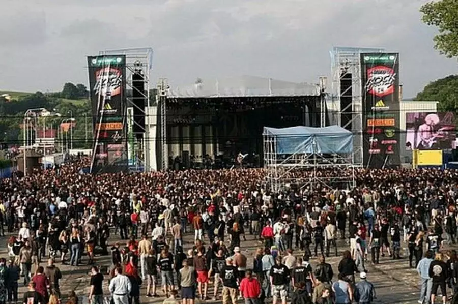 Музыкальный фестиваль Masters of Rock открылся в Визовице
