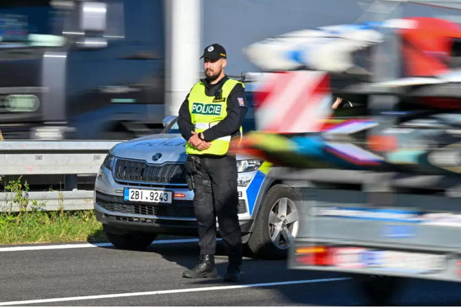 С начала октября полиция запретила въезд в Чехию на границе со Словакией 745 иностранцам