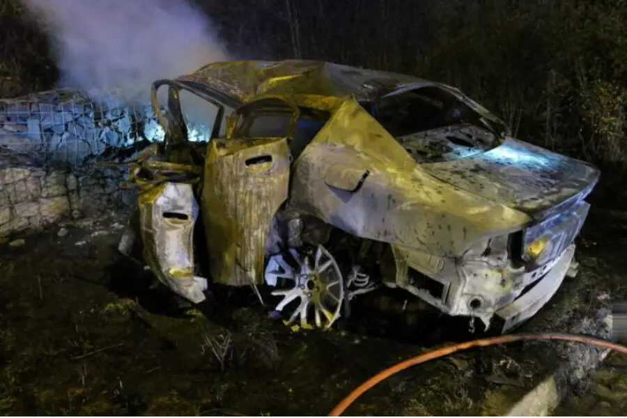 На трассе D35 водитель погиб в сгоревшем автомобиле