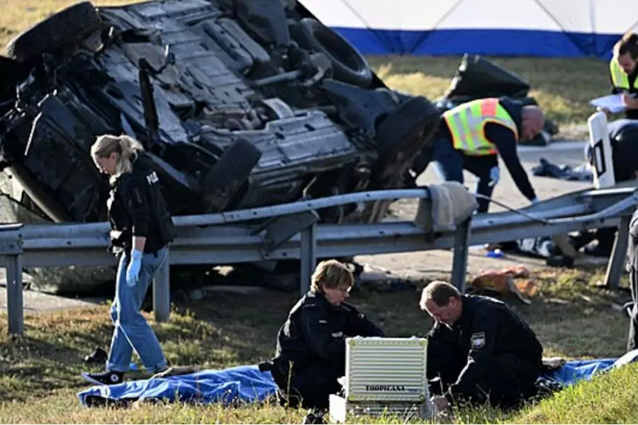 В Баварии в погоне от полиции разбился фургон с мигрантами, погибло семь человек