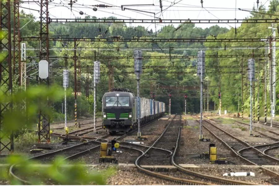 В Либчице-над-Влтавой во вторник поезд столкнулся с автомобилем, осложнив движение в Прагу