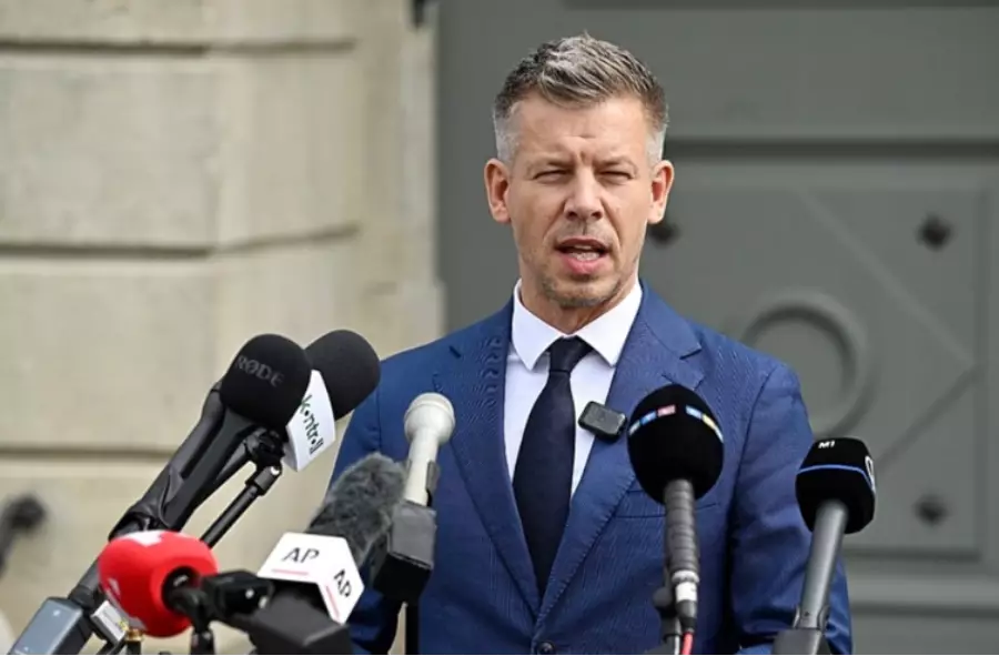 Победитель выборов в Венгрии встретился с президентом и потребовал его отставки