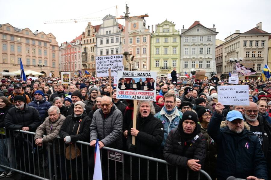 В Праге прошла акция «Миллион мгновений за демократию» против новой коалиции
