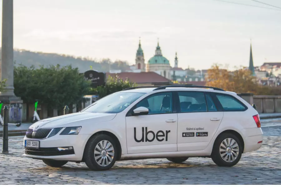 ÚOHS разрешил аэропорту Праги заключить договор с Uber