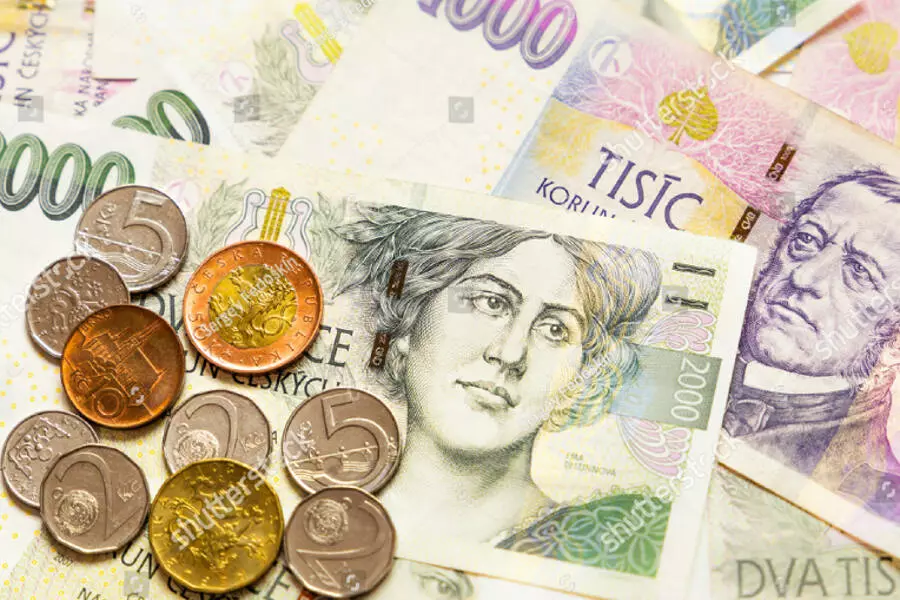 Чешская крона слабеет по отношению к евро из-за низкого экономического роста